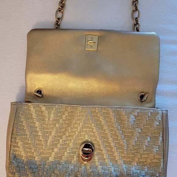 New Salvatore Ferragamo Gold GINNY Bag - Perfect for Holidays! - Picture 4 of 7